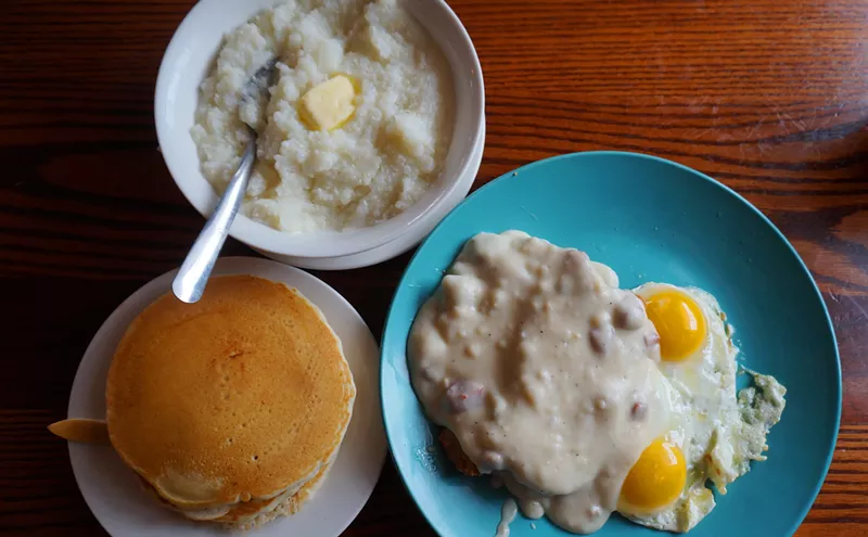 Image: 100 Favorite Dishes: Chicken-Fried Steak Breakfast at Lancer's Diner