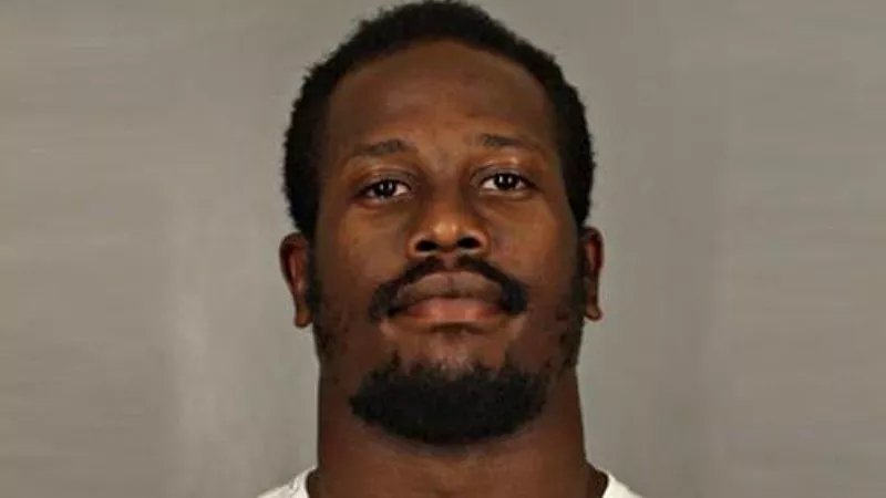 Image: Before he was the Super Bowl 50 MVP, the Broncos' Von Miller was a two-time arrestee.