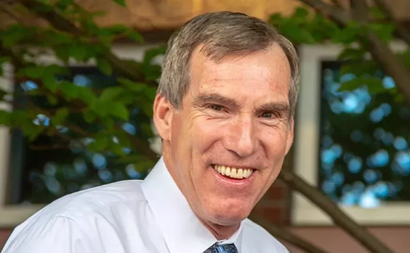 Image: After Growing Up in Politics, Doug Robinson Gets Into the Game
