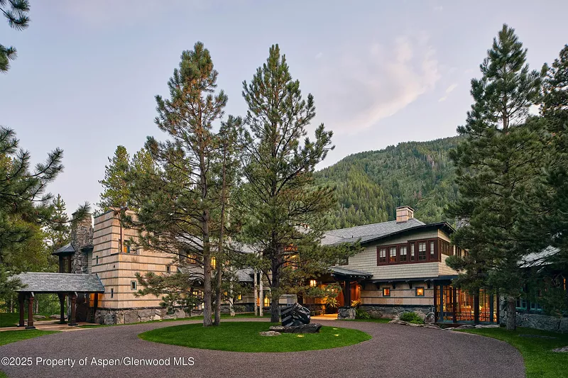 Image: The compound's residences total 27,426 square feet.