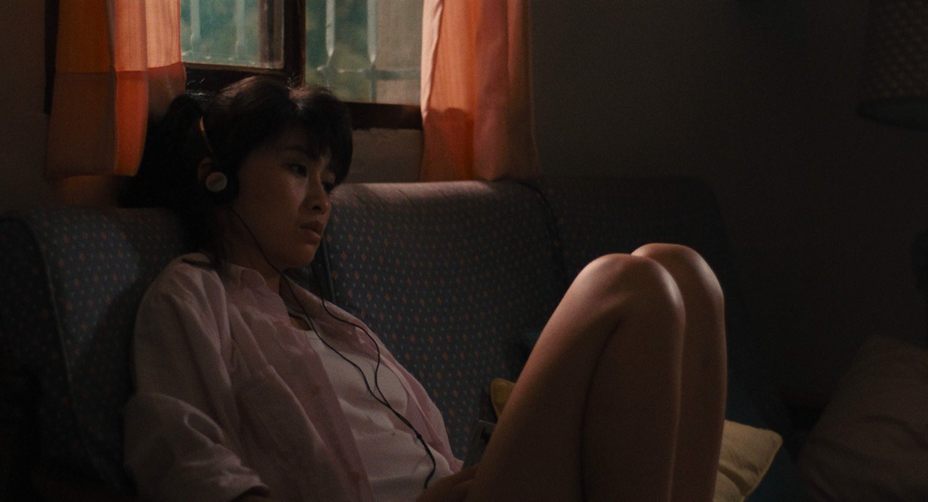 Yang Lin plays 20-year-old Hsiao-yang, an honest girl burdened with keeping her entropic family in one piece, in Hou Hsiao-hsien's Daughter of the Nile.