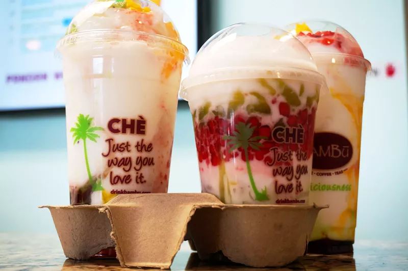 Image: A few of Bambu's refreshing che (desserts) and smoothies.
