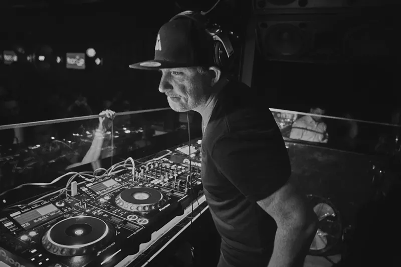 Image: Jonas Tempel deejaying at Beta.