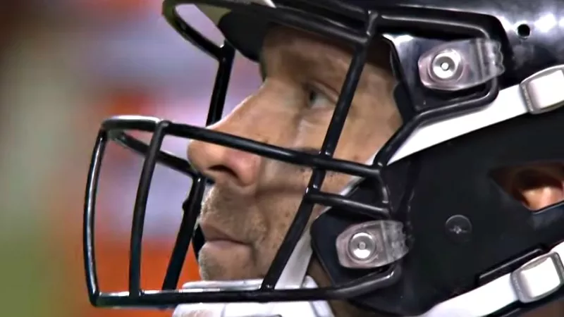 Image: Pittsburgh quarterback Ben Roethlisberger after throwing a game-losing pick to defensive lineman Shelby Harris.