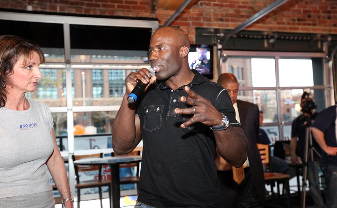 Broncos Legend Terrell Davis Says He Was Wrongfully Detained After United Flight