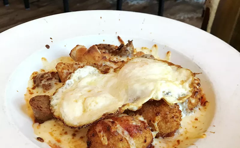 Image: Brunch at Angelo's Taverna Is a Summer-Only Affair