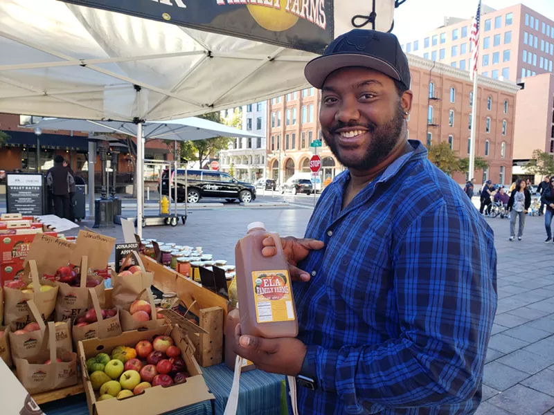 Image: Chef Tristen Epps of Mister Tuna at the Union Station Farmers' Market.