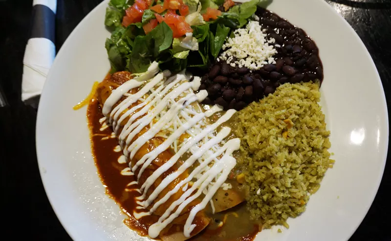 Image: Christmas Means Red and Green Chile — If You Go to the Right Restaurant