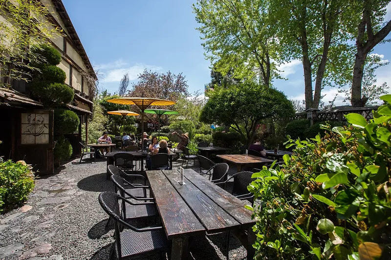 Image: Will we be able to enjoy outdoor food and drinks soon, and will restaurants be able to expand their patio spaces?