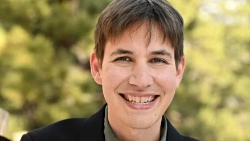 Image: First Gentleman Marlon Reis's official State of Colorado portrait.