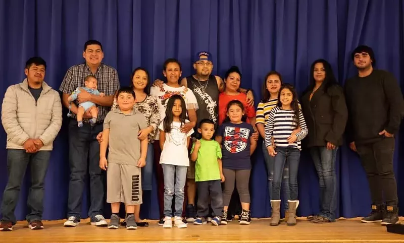 Image: Jorge Araiza Ávila, center, is now living in a church to avoid deportation.