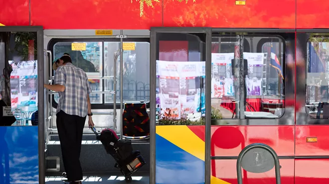 16th street free mall ride bus