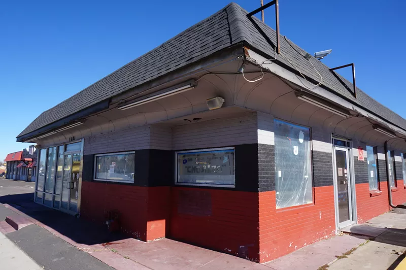 Image: The building at 160 Federal Boulevard looks so forlorn without the Bubba Chinos paint job.