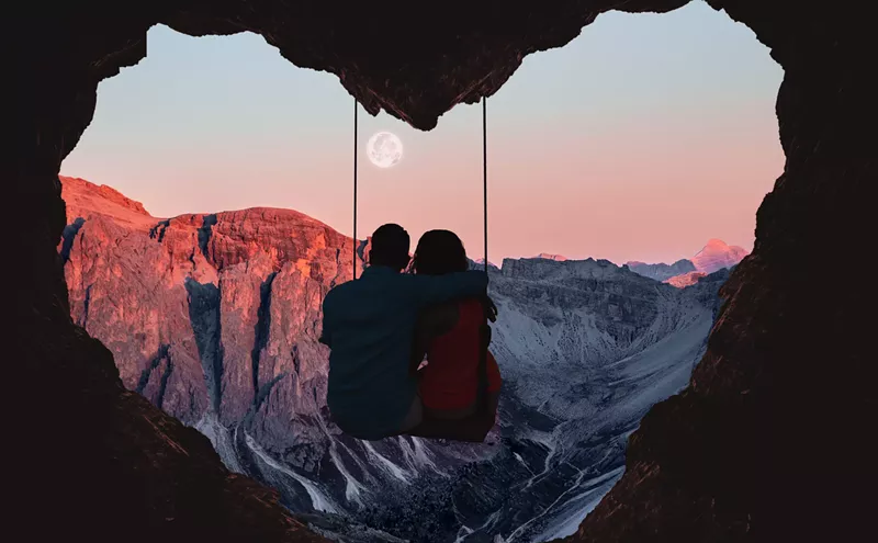 Image: Dateless in Denver: Finding Romance Is No Walk in the Park