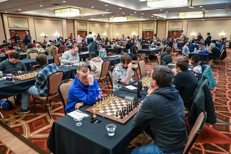 Image: people playing chess