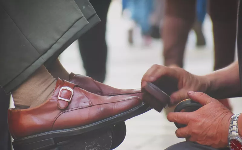 Image: Denver International Airport Shoe Shiners Keep Me Grounded