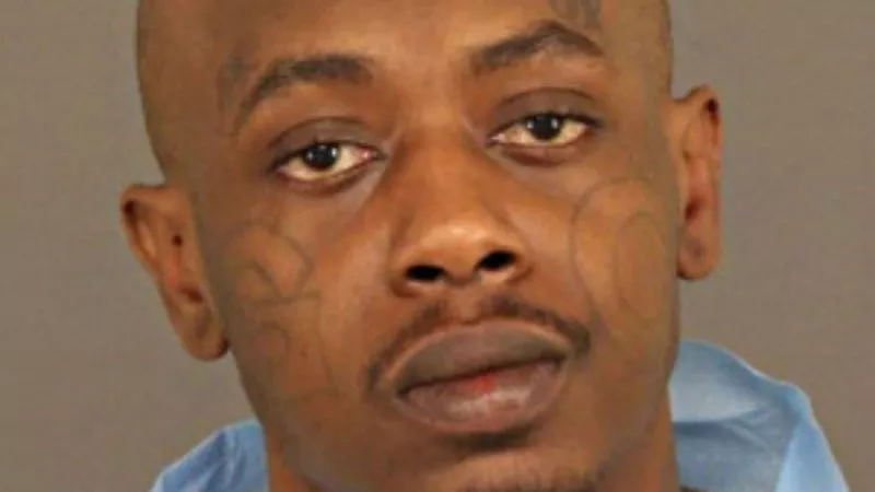 Image: A booking photo of Dreion Dearing.