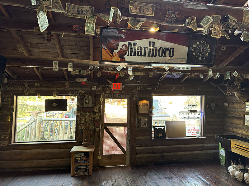 Image: Bucksnort interior