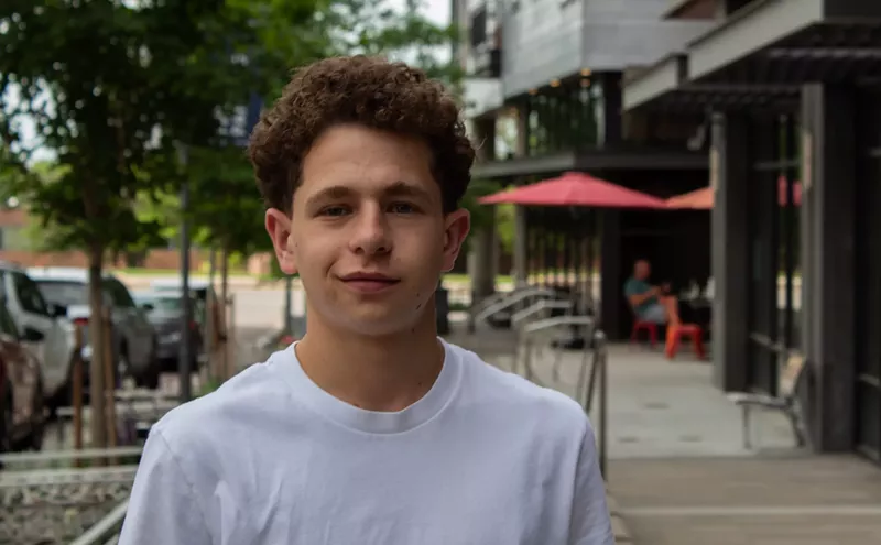 Image: Eighteen-Year-Old Food Blogger Hosting Pop-Up Dinners for Ukraine Relief