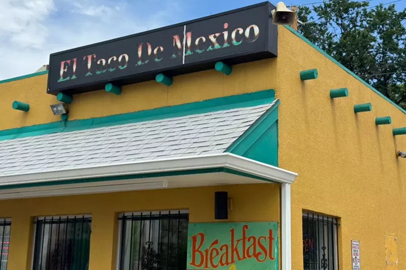 Image: El Taco de Mexico outside of a restaurant