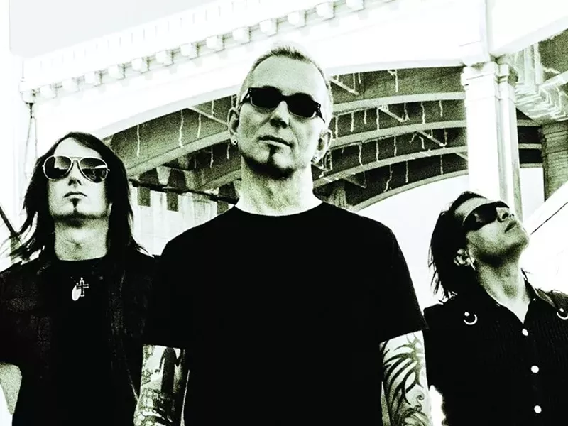 Image: Everclear with Art Alexakis, center.