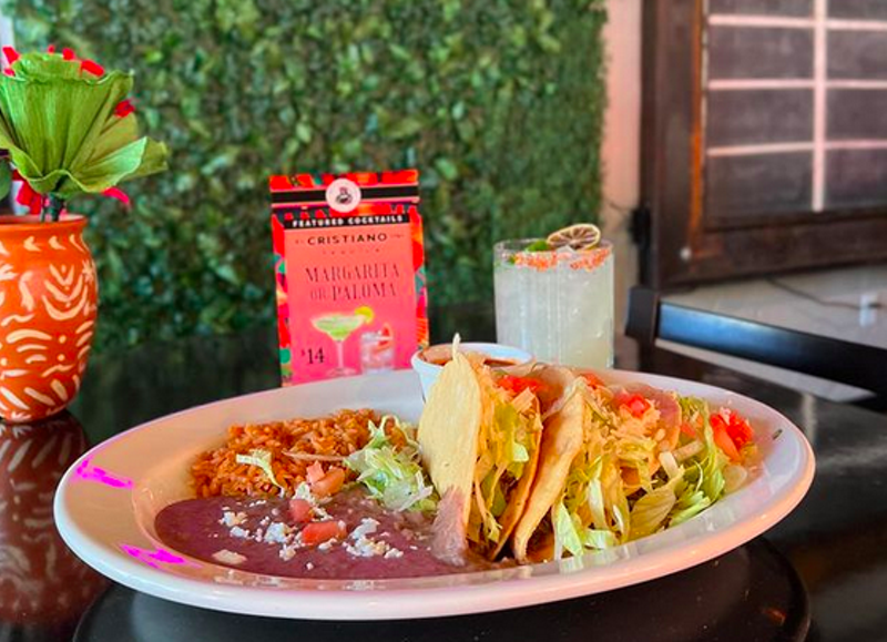 Image: tacos on a plate