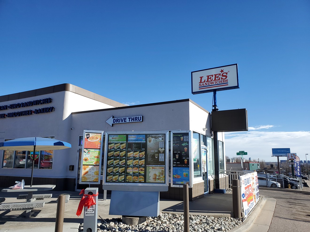 The new Lee's Sandwiches on Alameda and Federal has a drive thru.