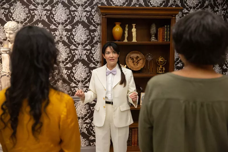 Image: All guides are portraying David Byrne.