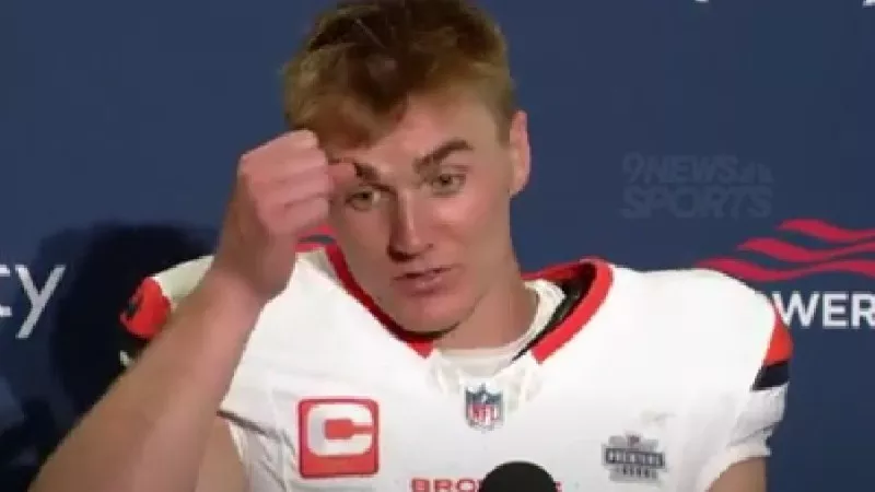 Image: Denver Broncos quarterbacl