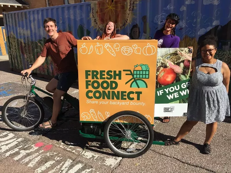 Image: Fresh Food Connect brings home gardeners and food rescue organizations together.
