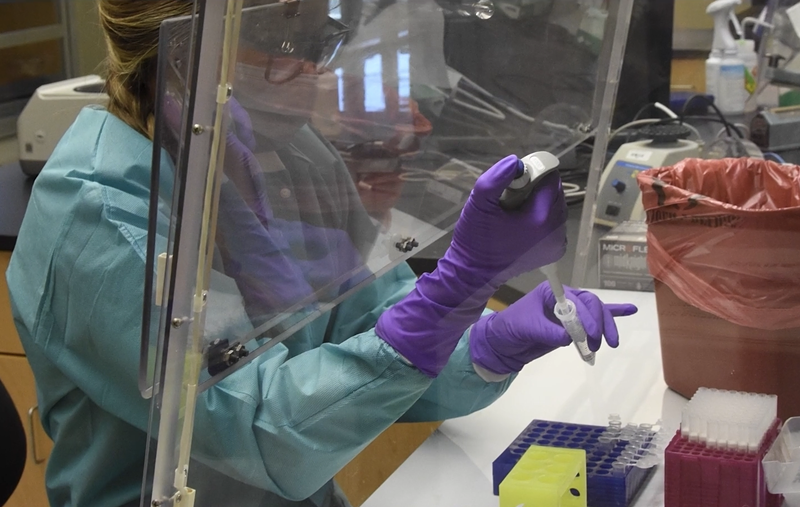 Image: Crime lab scientist
