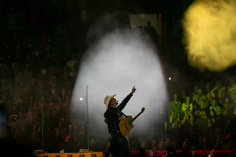 Image: Garth Brooks at Broncos Stadium.