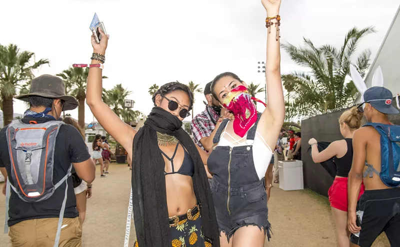 Image: Here's a Doctor’s Advice on How to Avoid Getting Sick at Music Festivals