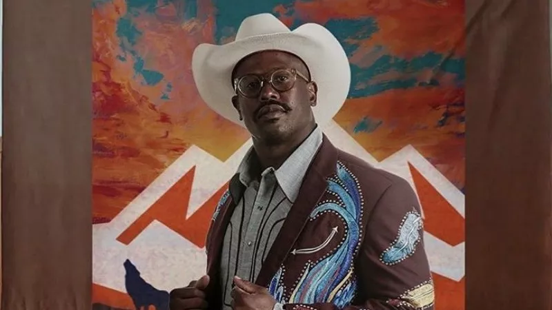Image: Looks like Von Miller already has already picked his homecoming outfit.