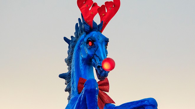 blue horse sculpture as Bludolph
