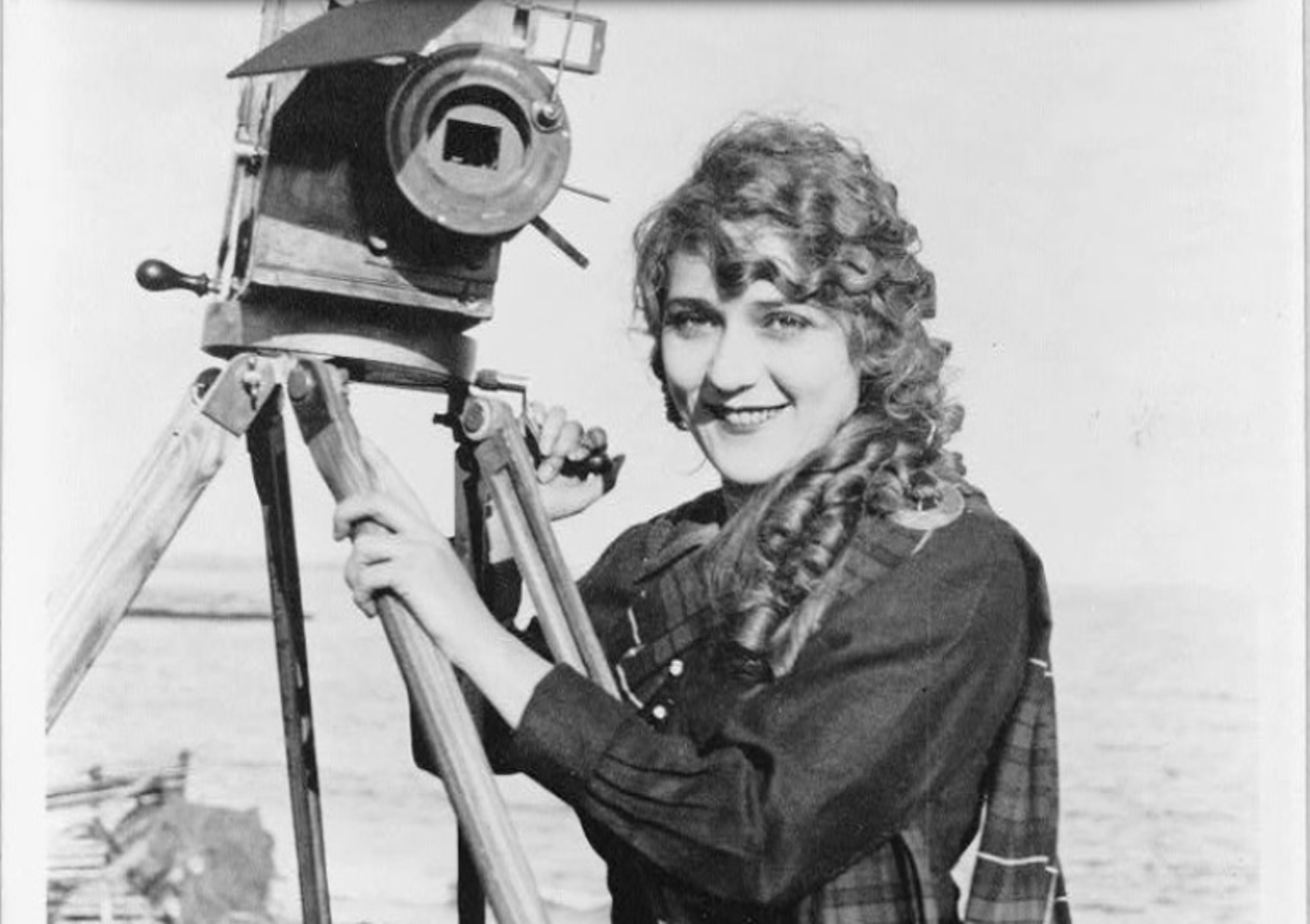 Mary Pickford was the first actor to become a millionaire.