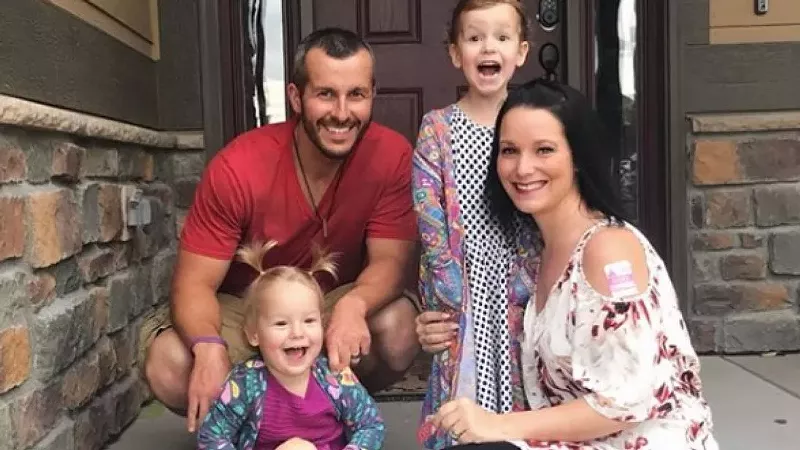 Image: Chris Watts with wife Shanann and daughters Celeste and Bella.