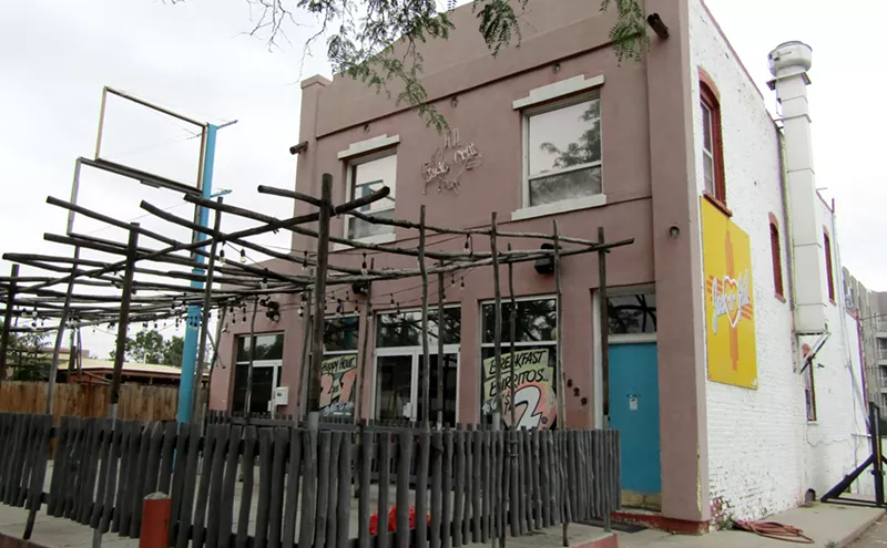Image: Jack-n-Grill Shutters Two Remaining Restaurants
