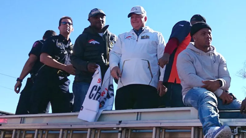 Image: Wade Phillips, in white, at the Broncos' victory parade last February. Tweets and more below.