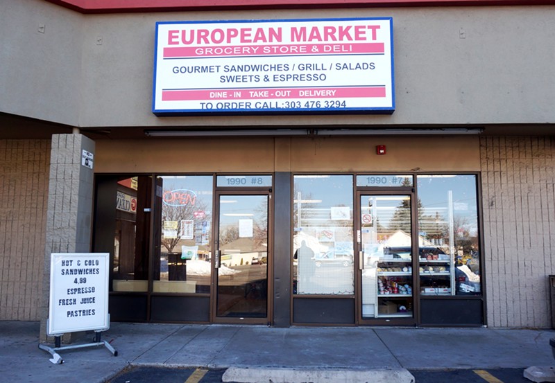 This market also serves sandwiches, salads and soups at its deli.