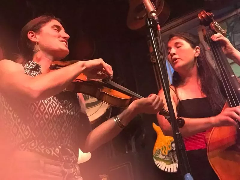 Image: Lizzy Plotkin (left) and Natalie Spears.