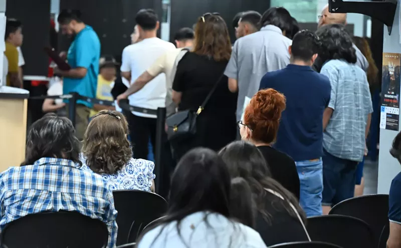 Image: Mexico Sees Massive Spike in Citizenship and Visa Requests From Denver — and Scams