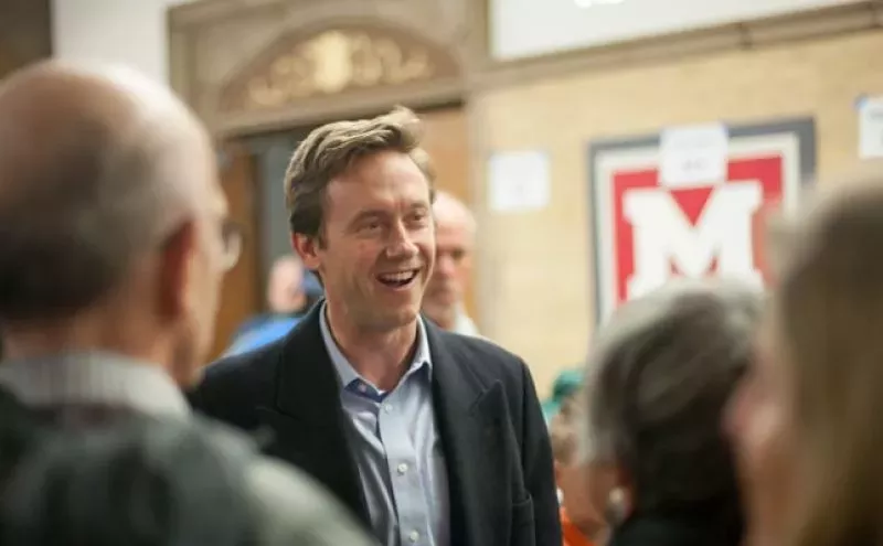 Image: Mike Johnston Is Trying to Build Bridges in a Bridge-Burning Time
