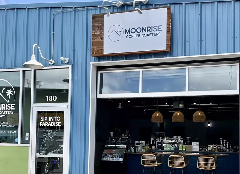 Image: front of a coffee shop