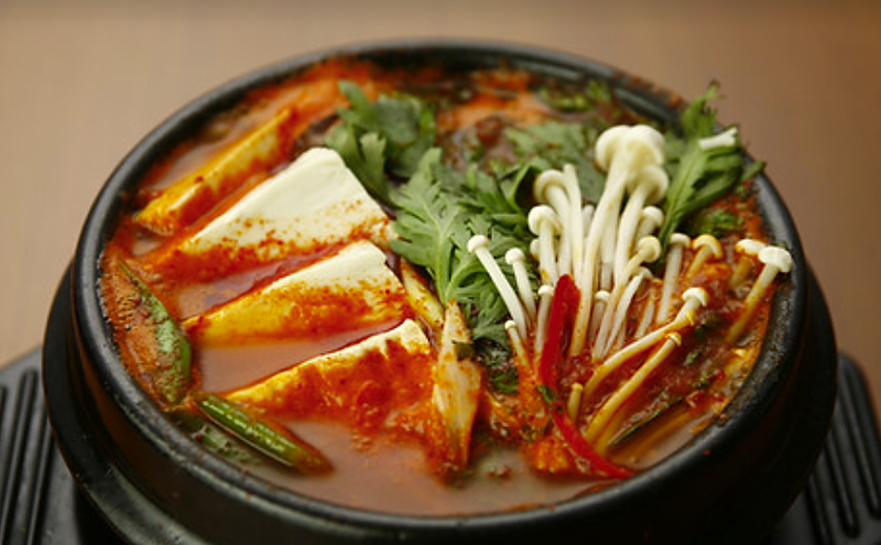 Image: Mother and Son Duo Launch Business Offering In-Home Korean Dining Experiences