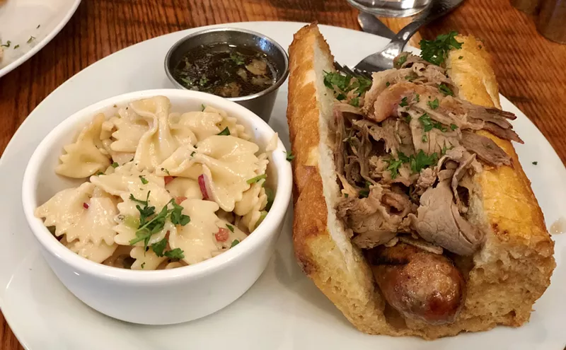 Image: Nonna's Balances Classic Italian and Chicago-Style Street Fare