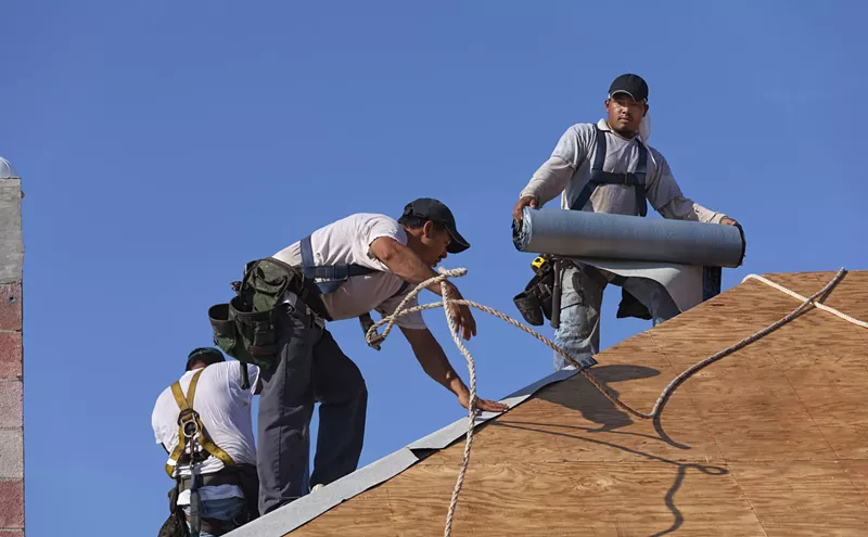Image: Opinion: It's Time to Stop Denying Entry and Help to Immigrant Workers