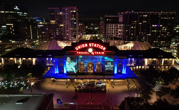 Image: Paul McCartney Lights Up Union Station For Special Announcement