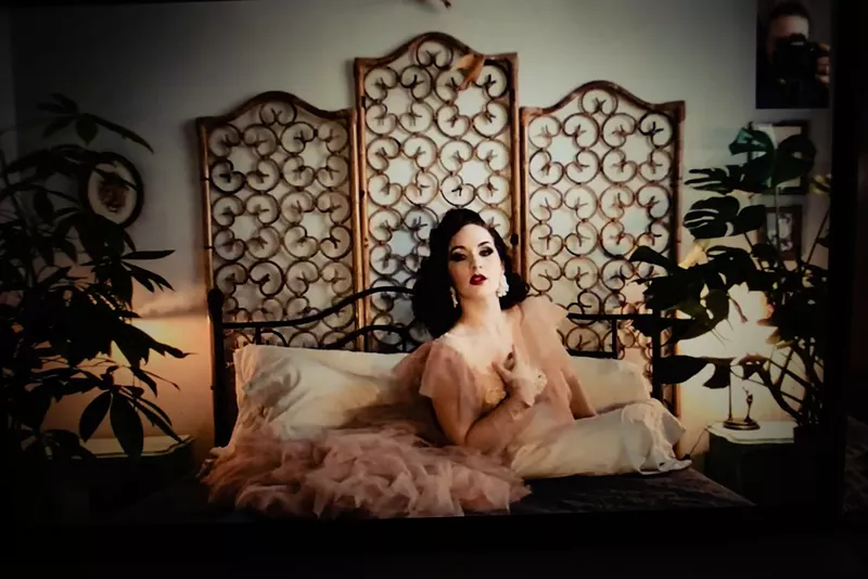 Image: This photo of former Miss Exotic World/Queen of Burlesque Medianoche looks and feels like a classic pinup.
