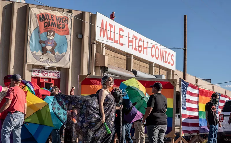 Image: Protesters Clash Outside Mile High Comics' Family Friendly Drag Event